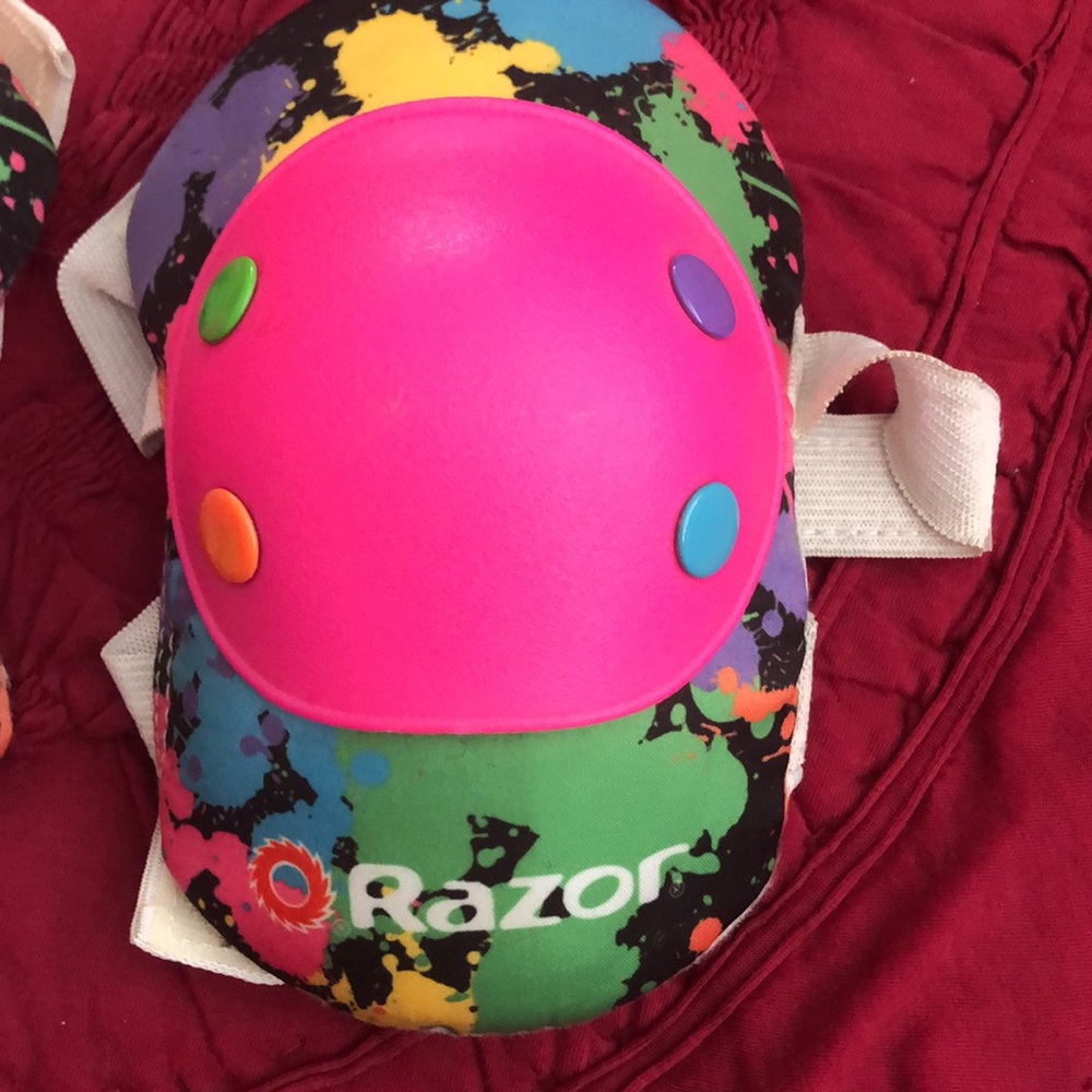 Kids Razor Kneepads🛹🛼🚴‍♀️ - Picture 2 of 4